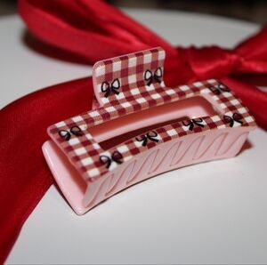 Sweetheart Sampler Mini Claw Clip - Strawberry Gingham
